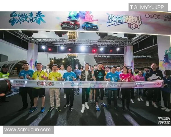 足球巨星亲吻奖牌瞬间展现荣耀激情点燃无数球迷热血