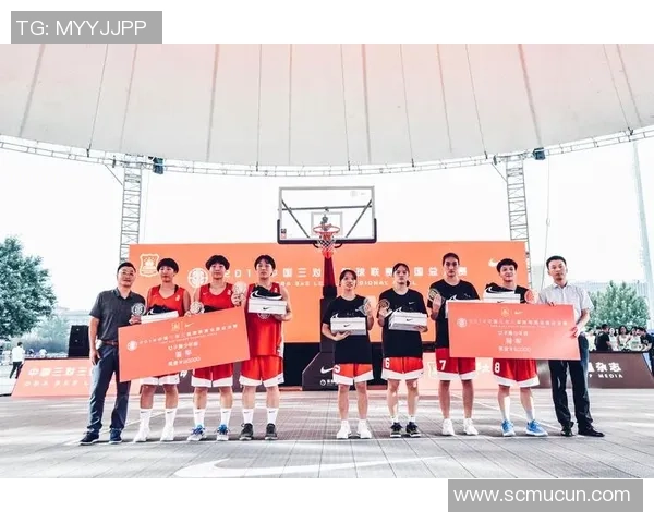 足球球星队友携手出击 共同书写荣誉传奇